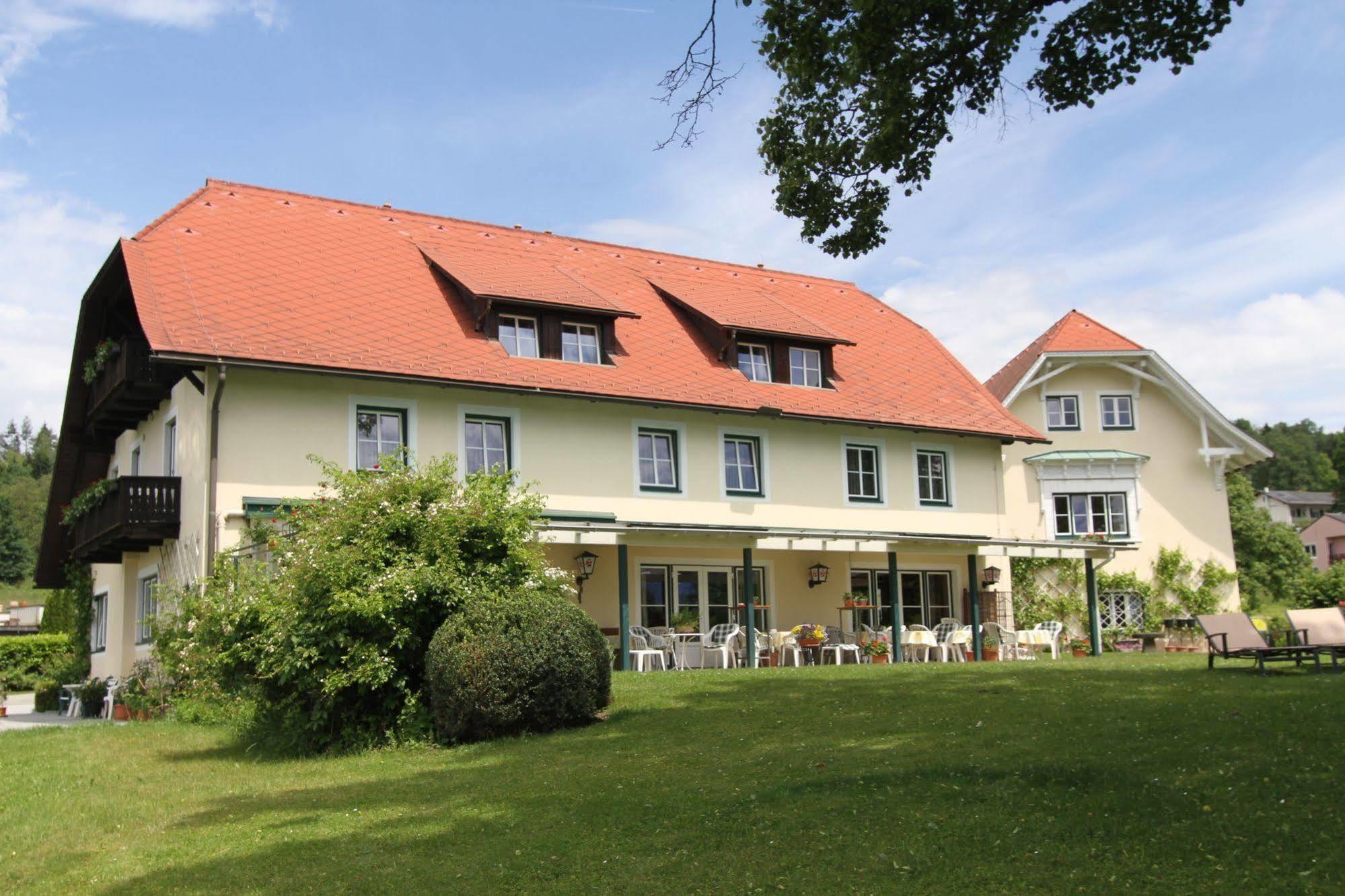 Landhaus Strussnighof เพิร์ทชาค อัม เวิร์ทเทอร์ซี ภายนอก รูปภาพ