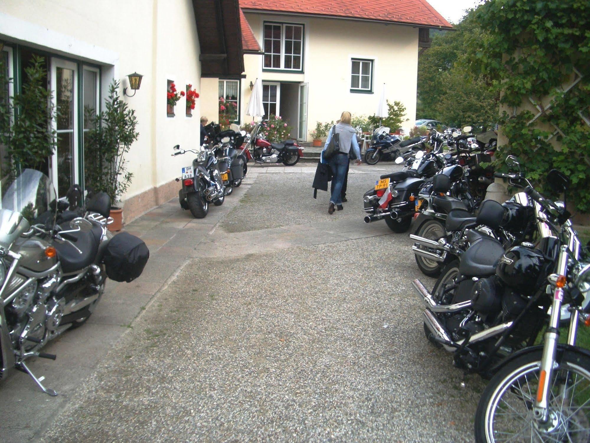 Landhaus Strussnighof เพิร์ทชาค อัม เวิร์ทเทอร์ซี ภายนอก รูปภาพ